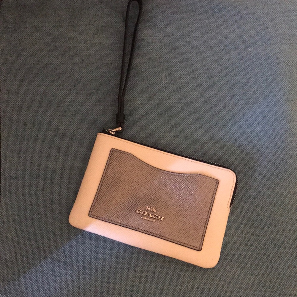 NWOT Coach Wristlet